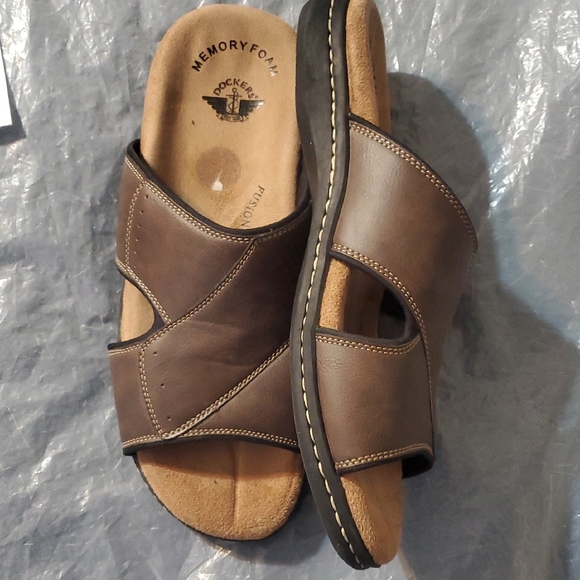 Dockers Men's Dark Brown Memory Foam Sandals - Picture 2 of 4